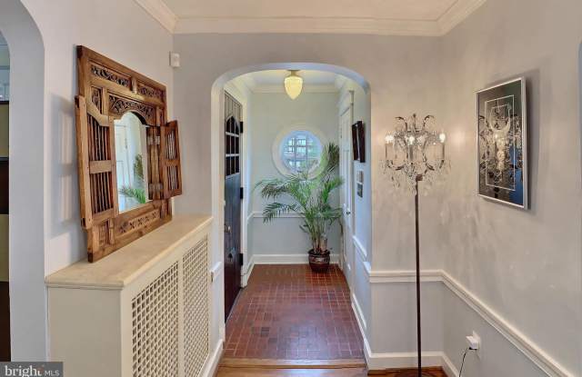 1536 44TH STREET NW Gallery 2