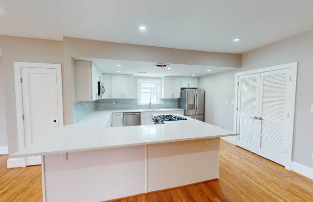 911 Monroe St Nw photos photos