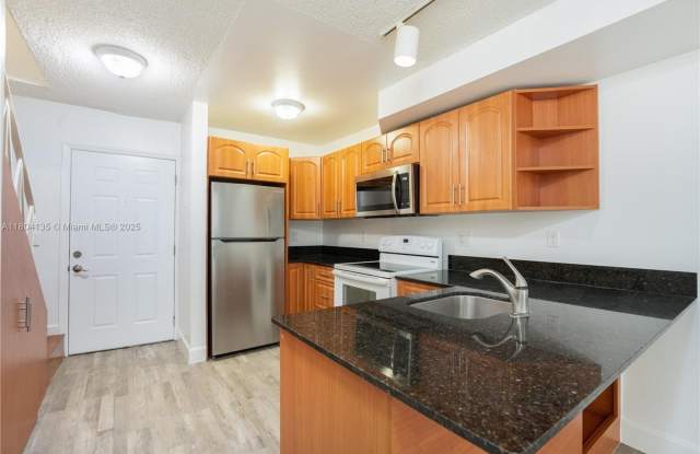 3239 W Trade Ave photos photos
