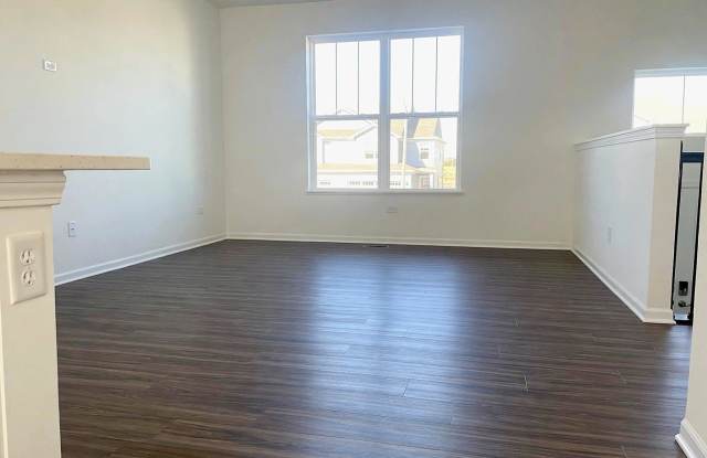 25639 W Wakefield Drive Gallery 4