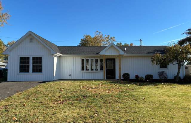 240 GOLDENRIDGE Drive - 240 Goldenridge Drive, Levittown, PA 19057