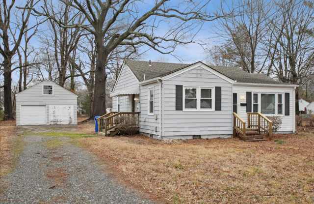 Easy One-Level Rental Near Shipyard, I-664 & the James River Bridge Gallery 4
