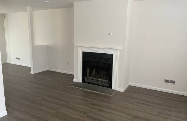 2 bedroom, 1.5 bath townhome with Community Pool in Princeton Wood, Newark, DE Gallery 3