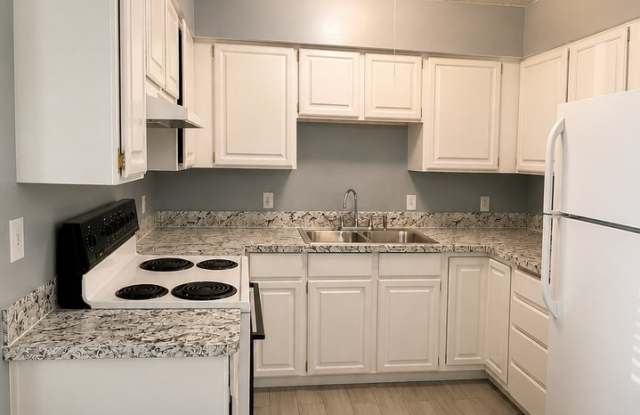Updated 2 Bed / 1 Bath Townhome Near Ogden Canyon + $600 Move-In Credit photos photos