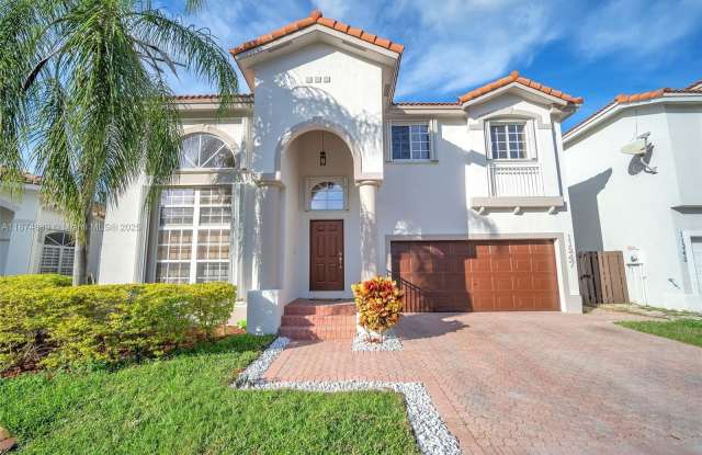 11247 NW 58th Ter photos photos