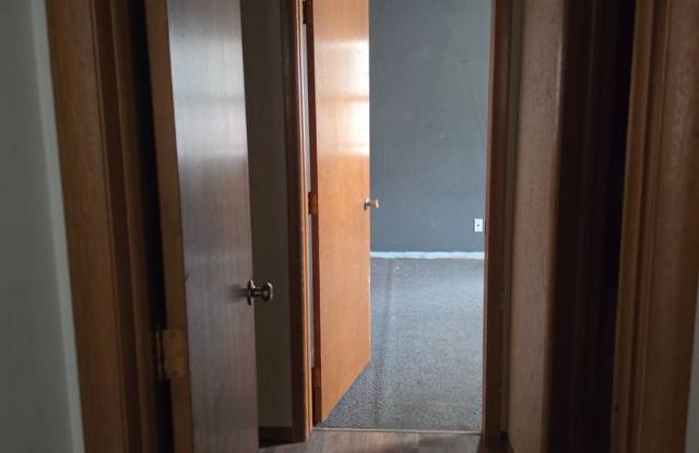 Beautiful 2-Bedroom Duplex Available! Gallery 3