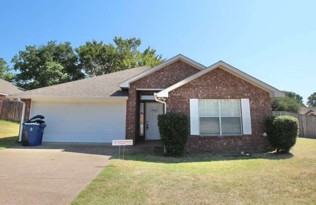 3-Bedroom Home on Corner Lot in Whitehouse ISD! photos photos