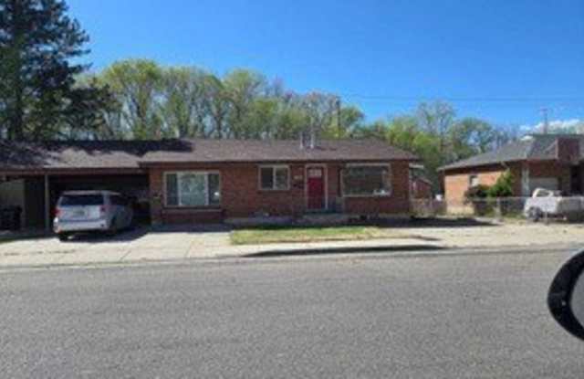 490 S AVERETT W Gallery 1