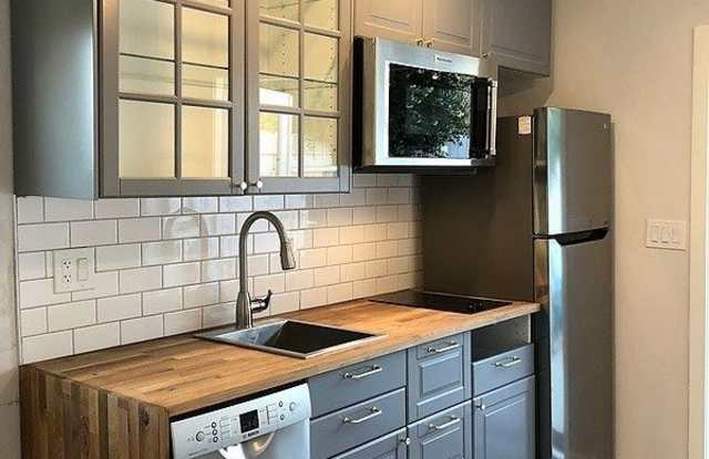 4738 Winona Avenue Gallery 2