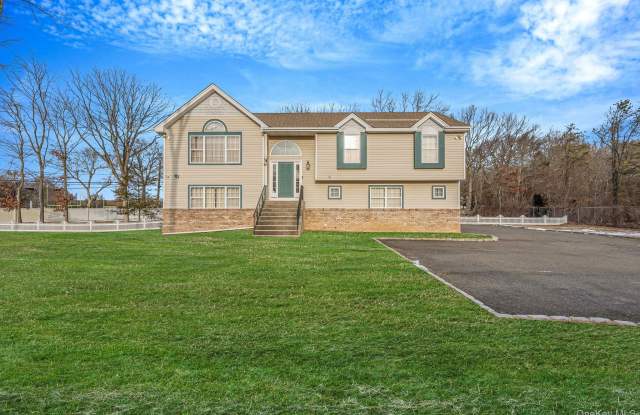 475 Old Country Road photos photos