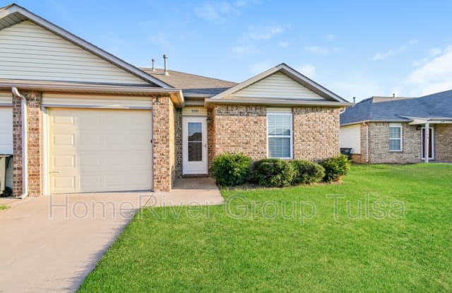 3501 E Gillette St - 3501 East Gillette Street, Broken Arrow, OK 74014