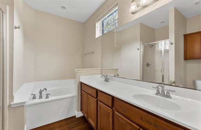 203 Patriot Lane Gallery 4