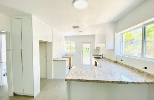 2926 NW 11th Ave - 2926 Northwest 11th Avenue, Miami, FL 33127