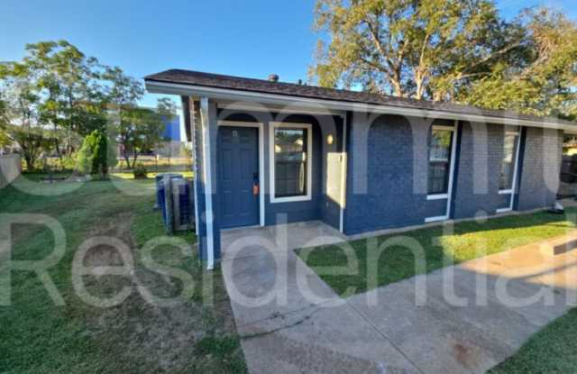 900 East Leslie Circle Gallery 1