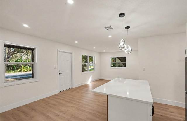 3306 W WYOMING Avenue Gallery 3