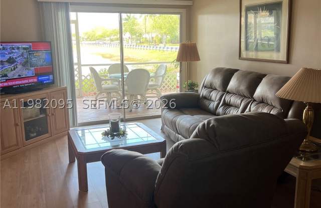 2525 SE 19th Pl Gallery 2