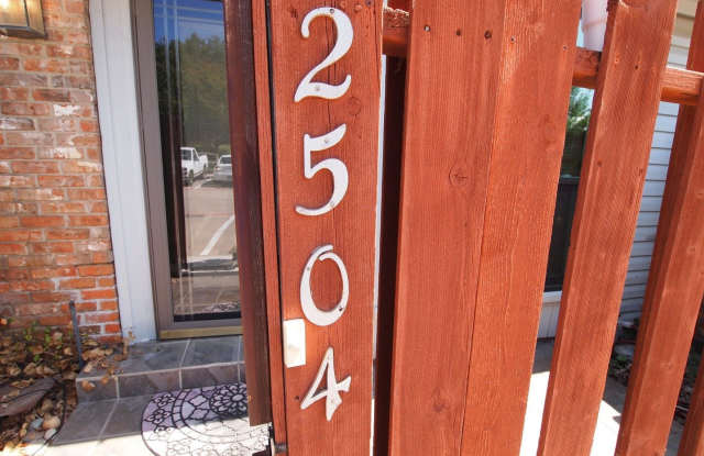 2504 Shady Ridge Dr Gallery 2