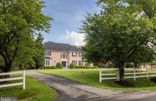 8809 SAUNDERS Lane Gallery 3