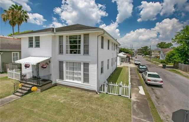 3328 Robert St photos photos