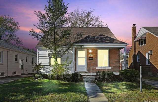 20045 Greenlawn Street photos photos