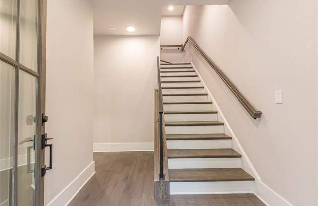 574 Boulevard Place NE Gallery 4