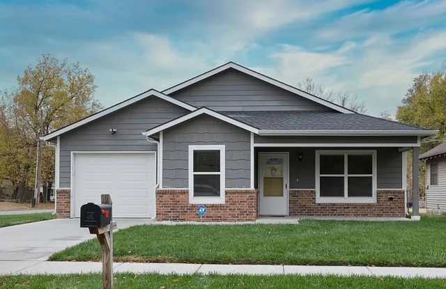 Comfortable 3-bedroom, 1-bath home built in 2017 Gallery 1