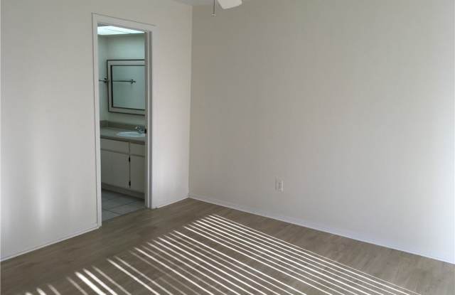 5019 SW 16th Place Gallery 4