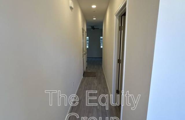723 S Pinkham -#102 Gallery 4