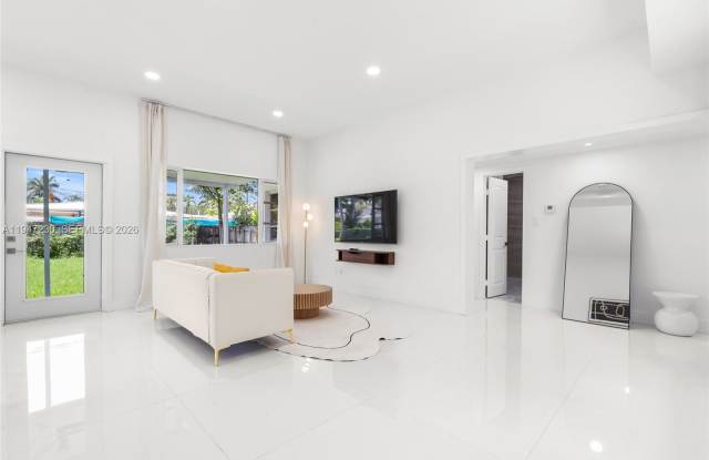 1581 Normandy Drive Gallery 2