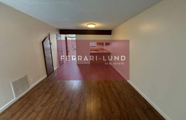 ⭐️ 2 Bed / 1.5 Bath Townhome – Central Sparks Near Baring Blvd - Kay DeAlba Property!! ⭐️ photos photos