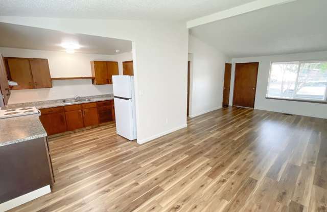 3 Bedroom, 1.5 Bath House Gallery 3