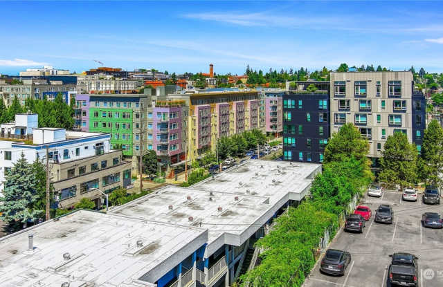 1 Bed 1 Bath Condo HIGHLY DESIRABLE Alaska Junction neighborhood photos photos