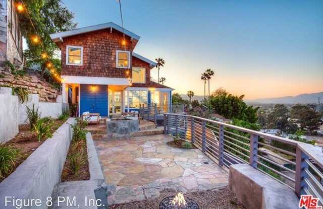 2592 Adelbert Ave Gallery 2