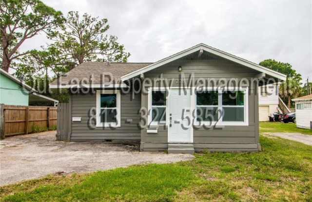 226 SW Lincoln Cir N, St Petersburg Fl 33703 photos photos 226 SW Lincoln Cir N, St Petersburg Fl 33703 photos photos