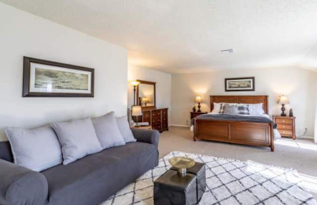 2682 Thousand Oaks Dr Gallery 4