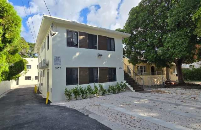 1035 SW 4th St photos photos