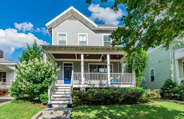 Available 9/22/25! Gorgeous 2-Story Home in Downtown Raleigh! photos photos