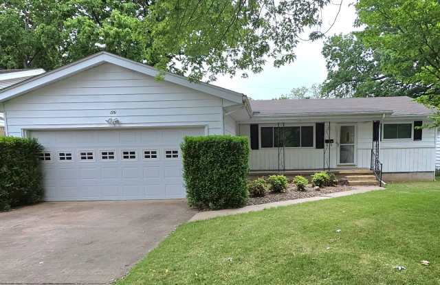 Beautiful 3 bedroom 2 bath! Southeast! $1295 photos photos Beautiful 3 bedroom 2 bath! Southeast! $1295 photos photos