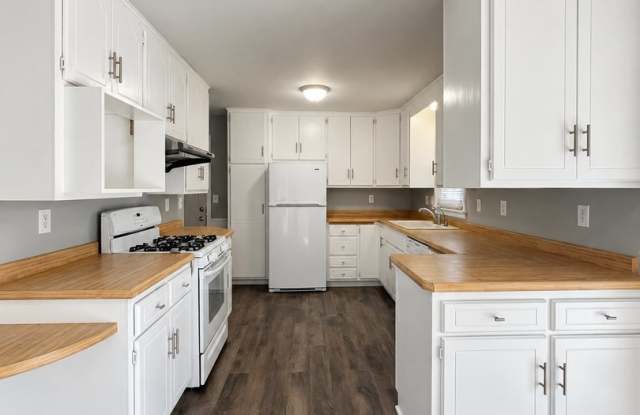 Stunning 4 Bedroom 2 Bathroom Home in Richfield! Gallery 3