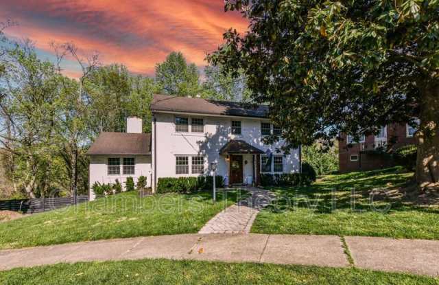 3833 N Oakland St photos photos