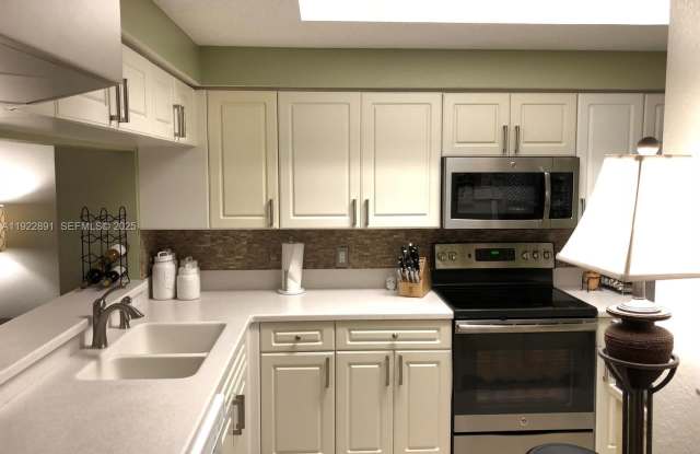 3021 Alcazar Pl - 3021 Alcazar Place, Palm Beach Gardens, FL 33410