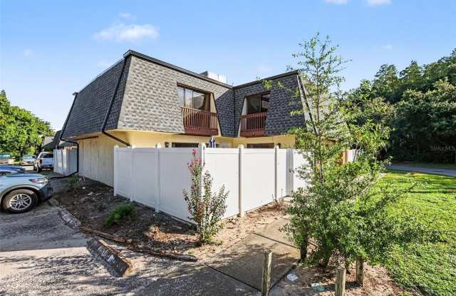 8114 OAK TRACE Way Gallery 1