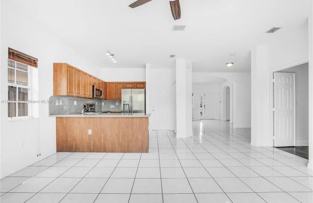 18301 Southwest 146th Avenue Gallery 3