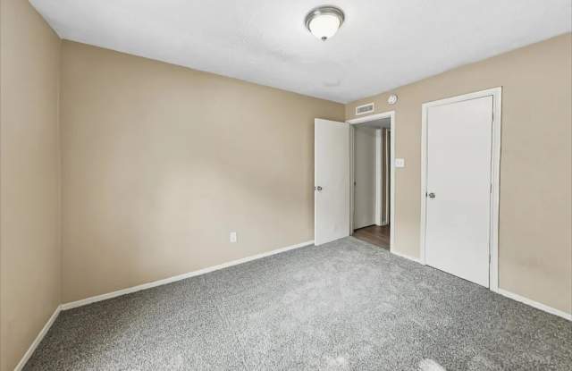 151 Jefferson Pike Gallery 2