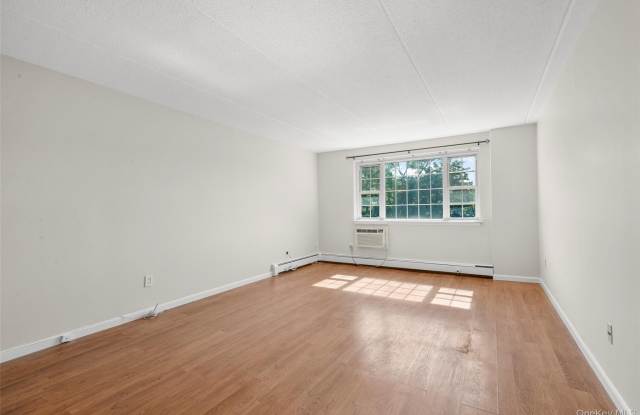 1 Consulate Drive Gallery 4