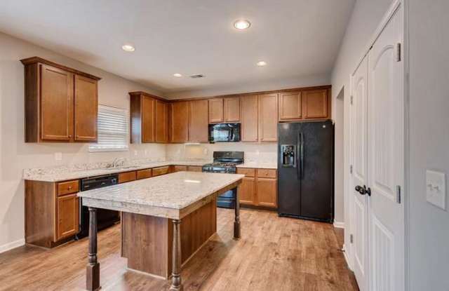 879 Walking Stick Trail Northeast Gallery 4