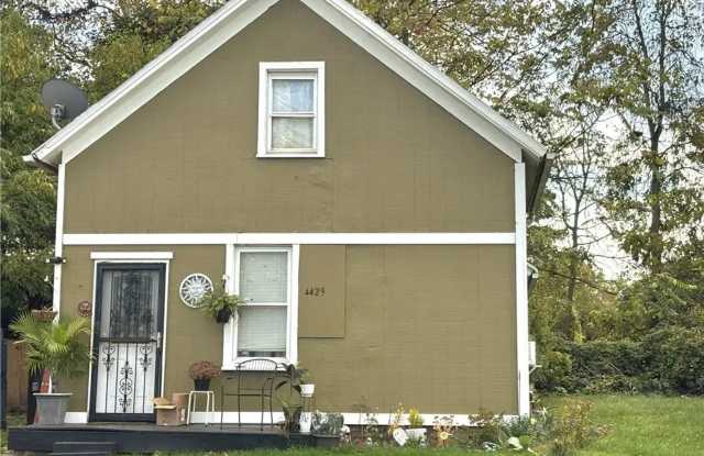 3-Bedroom Cozy Colonial House photos photos 3-Bedroom Cozy Colonial House photos photos