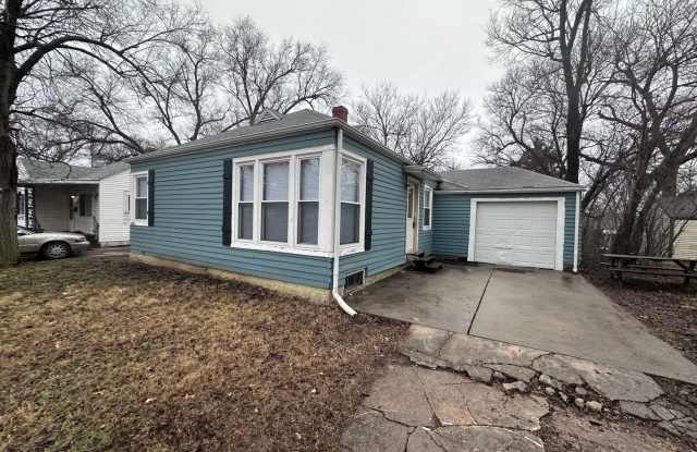 $950 - Accepting SECTION 8/ Housing Voucher 2 bedroom / 1 bathroom - Single Family Home photos photos
