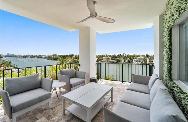5640 Collins Ave photos photos