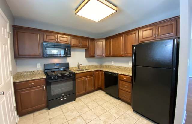 Baltimore - 4 Bedrooms and 2 baths Available! Gallery 3